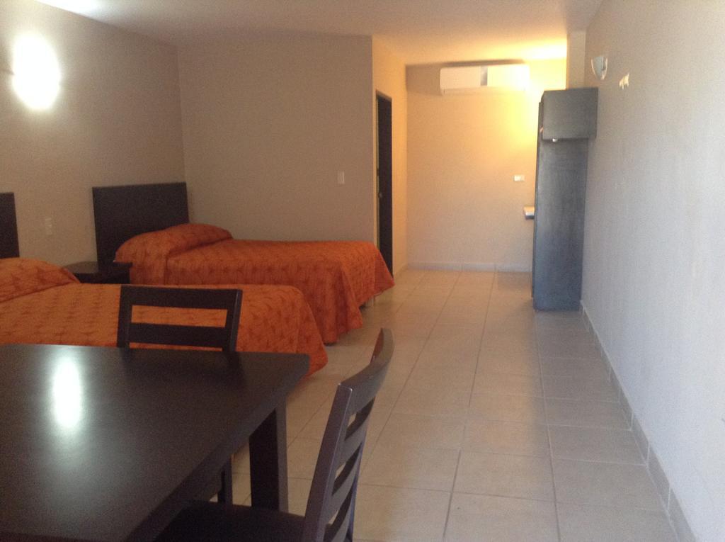 Los Jitos Hotel&Suites San Carlos Nuevo Guaymas Habitación foto